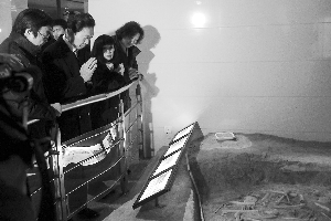 ���f�˿�ǰ���Fɽ��ʮĬ�� �F(xi��n)�����ӛ�� � �z