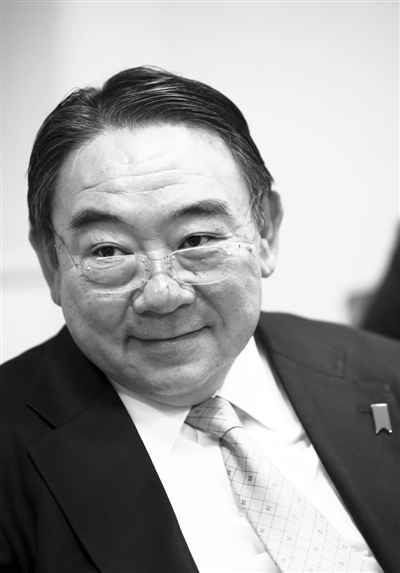 ���գ��ձ��v�A��ʹ�^���ձ������v�A��ʹľ�²��˽����¾���(b��o)ӛ�ߌ��L��