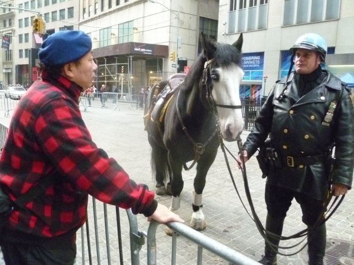 ���գ�һƪ�}�顶���ռ��������(gu��)���쌍(sh��)�ڿ�����ȥ������������΢������Ȧ�����󲩿�Փ���﯂�D(zhu��n)�����l(f��)�W(w��ng)���²���