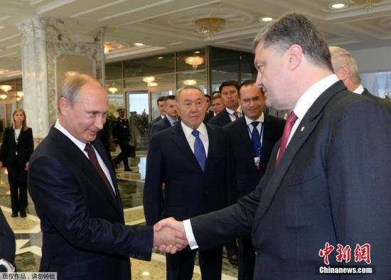 �Y�ψD��8��26�����ڰ׶��_˹�׶���˹�˼������_���H���hǰϦ���c���Ķ��_˹���y(t��ng)�վ��c�����m���y(t��ng)���_�������������