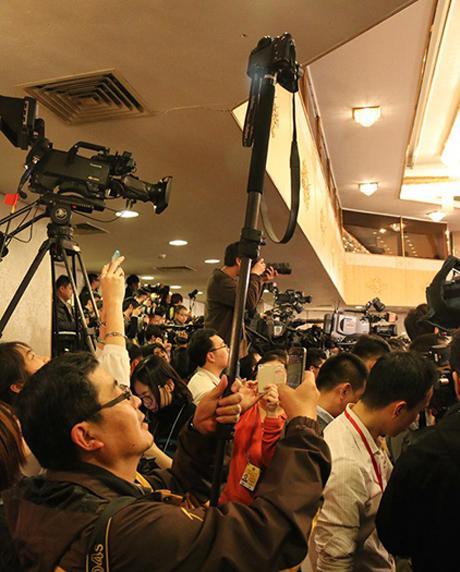 �ɕ�ӛ����������e��ײ�U��