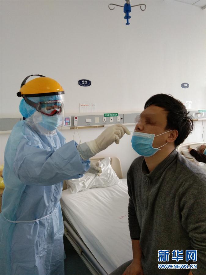 ������(x��)��ƽ�r(sh��)���Ї�(gu��)��ɫ���(hu��)���x˼��ָ���¡����r(sh��)����������ƪ�¡���(x��)��ƽ����(sh��)ӛ�P(gu��n)���¡��D�Ļ���(d��ng)����1�����֓���ס�����������(zh��n)���ߡ�һ���펽��Ӱ