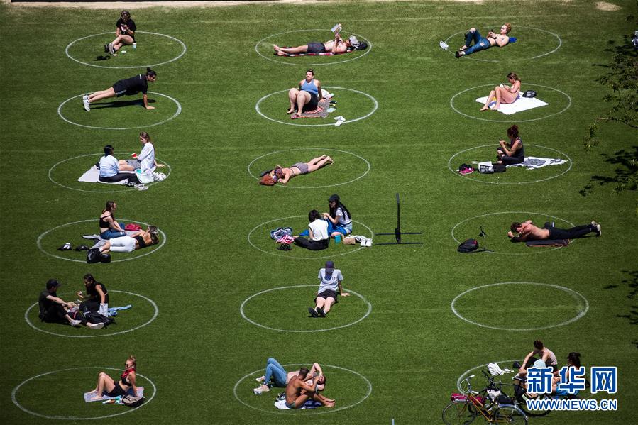 �����H���飩��1���s��˹�����ս�˹��W(xu��)�������¹�����������10�f��