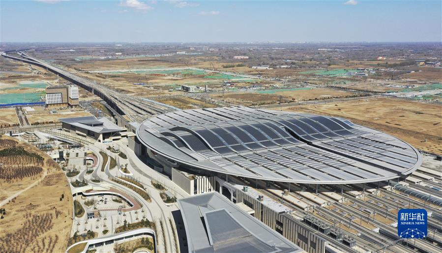 ����������ӛ�����E���ӱ�ƪ���D�Ļ���(d��ng)����4���^���ߺ��µġ��s����֮·������������ӛ�����E֮�ӱ�ƪ