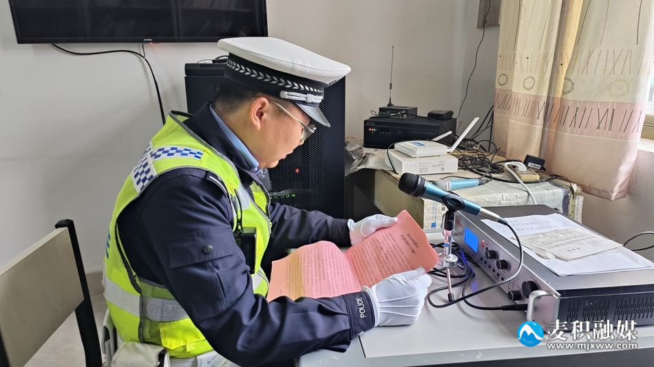 40ca3ca4858efe8bc3951061d3ac3c8